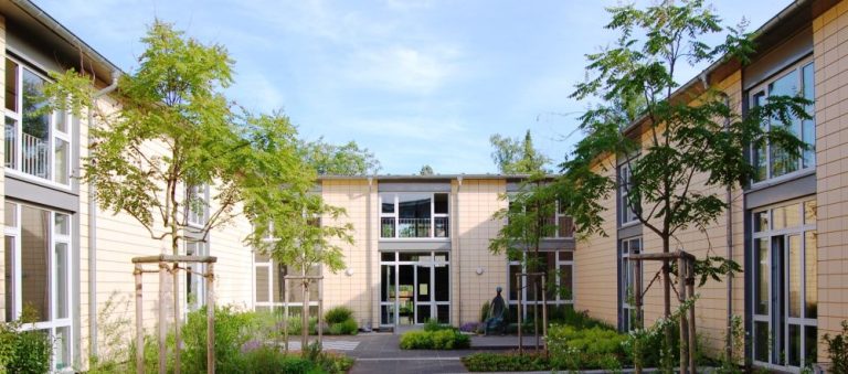 Leibnizschule Frankfurt Die erste höhere Schule in Höchst