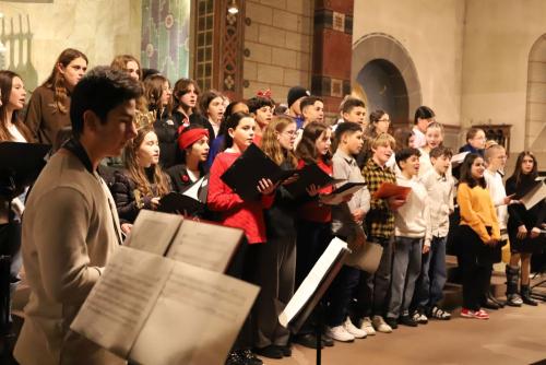 2023 Weihnachtskonzert-Leibnizschule Chor-mit-Blaesern